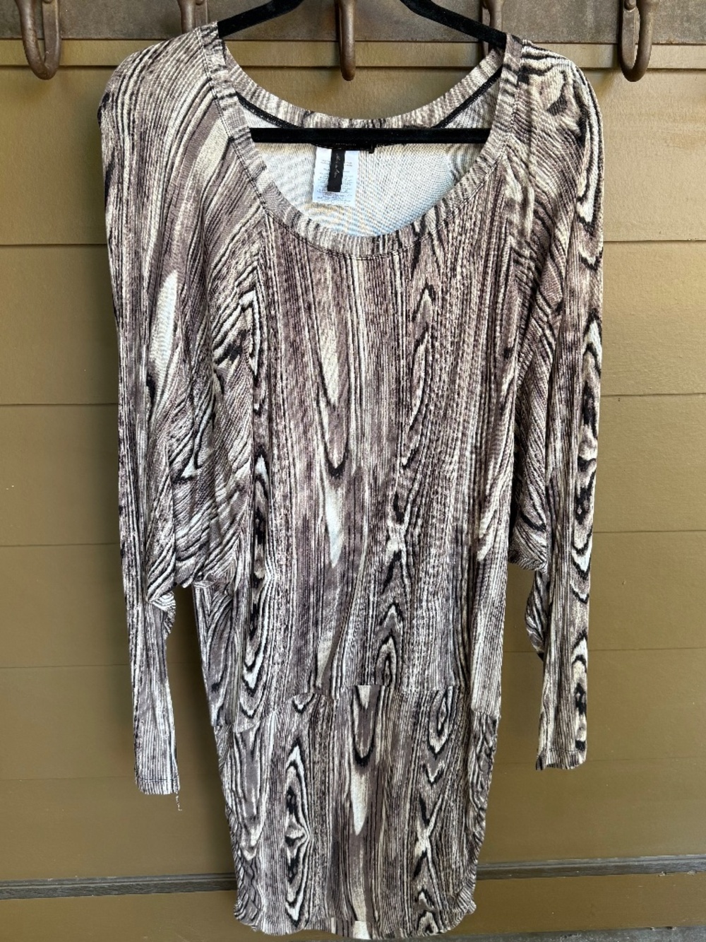 BCBGMAXAZRIA Super Soft Fitted Dress, Olive Bark Print, Size Large, Gently Worn